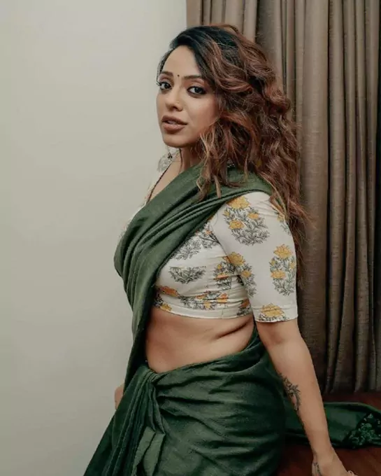 Pihu Busty Escort